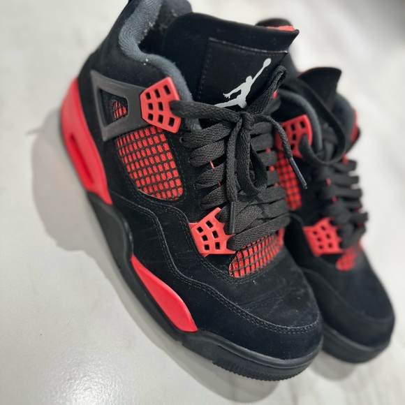 Red Thunder retro 4s! - Picture 1 of 2